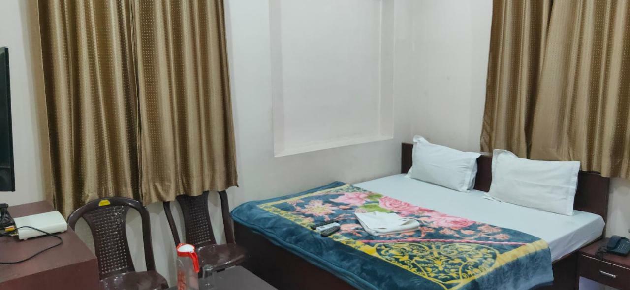 Hotel R D Palace 바라나시 외부 사진